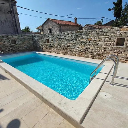 Galant With Pool & Sauna *