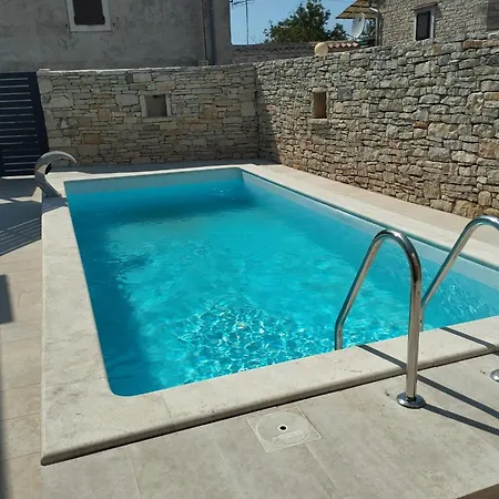 Galant With Pool & Sauna Maruzini