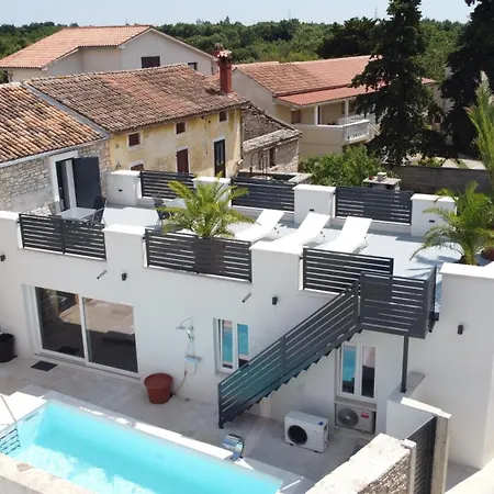 Villa Galant With Pool & Sauna
