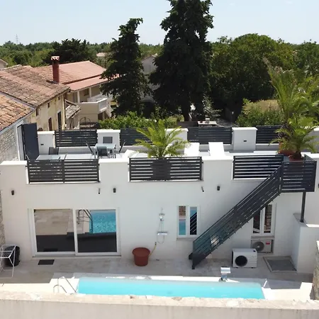 Galant With Pool & Sauna Villa Maruzini